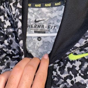 Mens Medium Nike thermafit camo hoodie